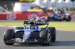 开云体育app-雷诺车队险胜迈凯伦，塞恩斯扛起全队