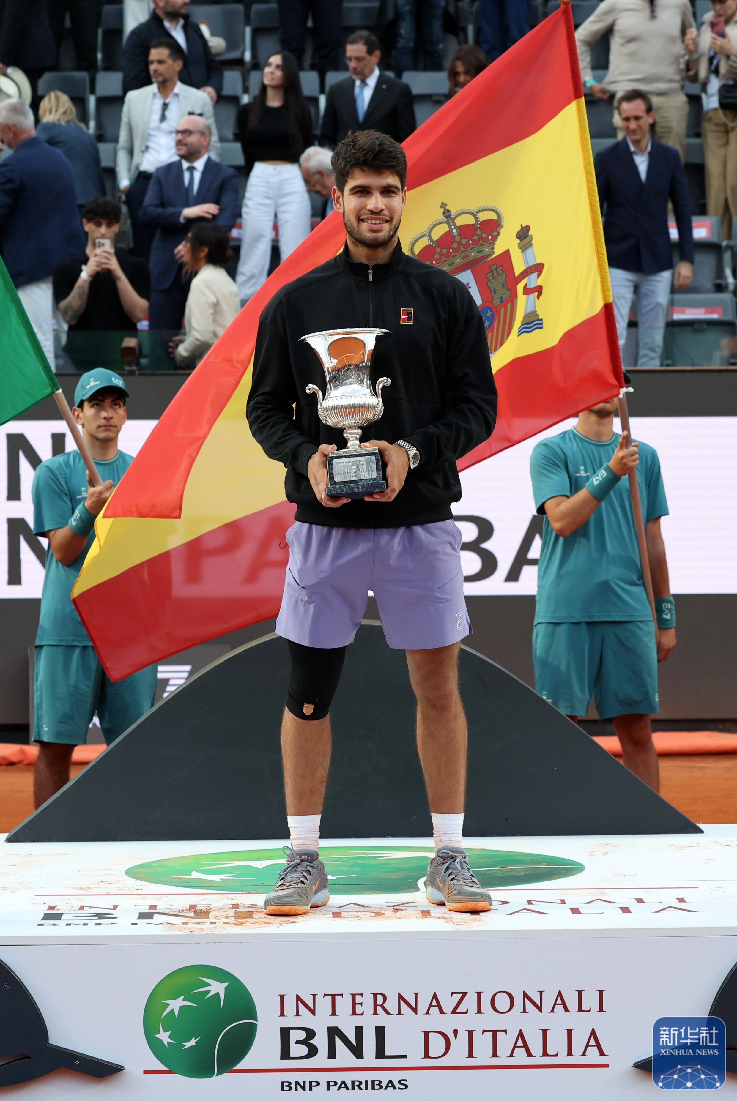 世界网球队逆转英国网球队，阿尔卡拉斯打破历史纪录的简单介绍