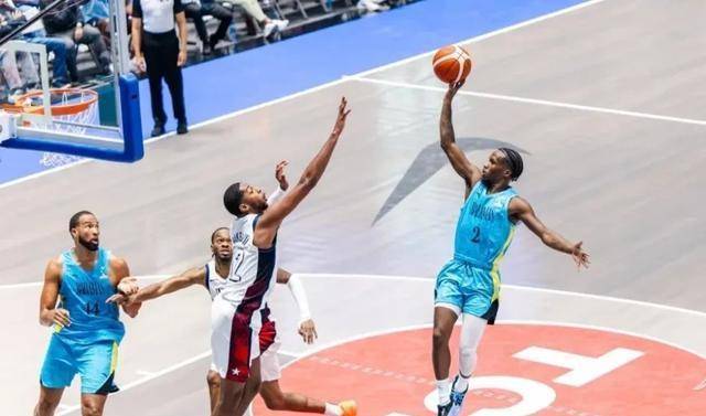 美国男篮碾压日本男篮，字母哥一己之力扛起全队