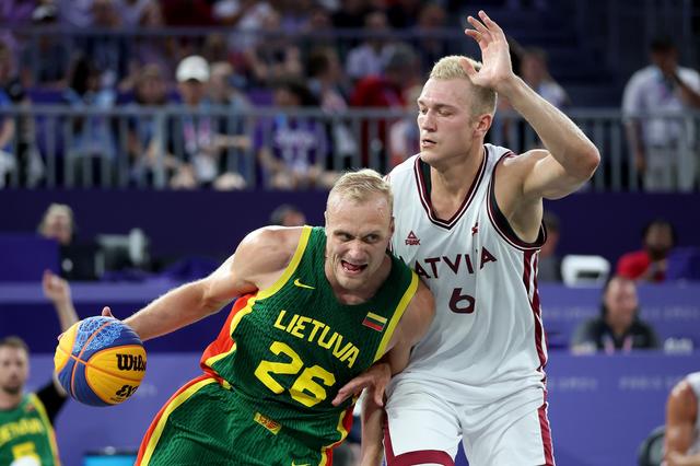 火箭完胜立陶宛男篮,戈贝尔送出助攻 火箭完胜立陶宛男篮,戈贝尔送出助攻