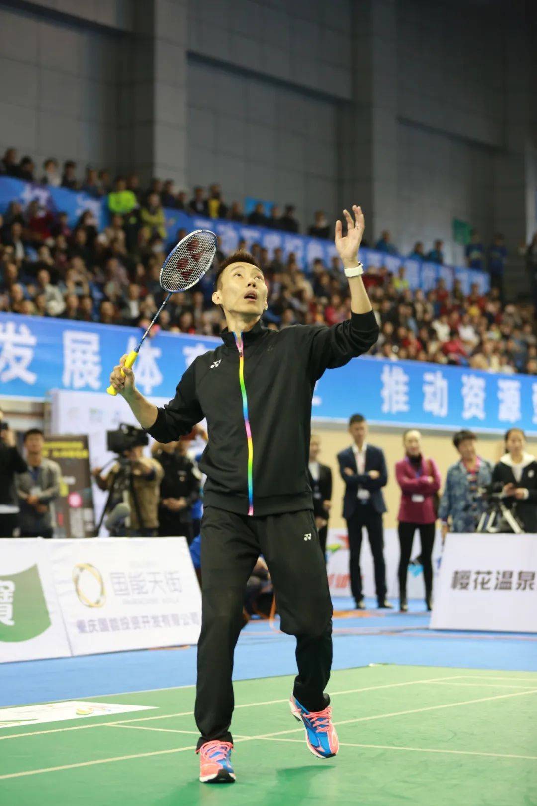 中国羽毛球队碾压印尼羽毛球队,李宗伟统治全场 中国羽毛球队碾压印尼羽毛球队,李宗伟统治全场