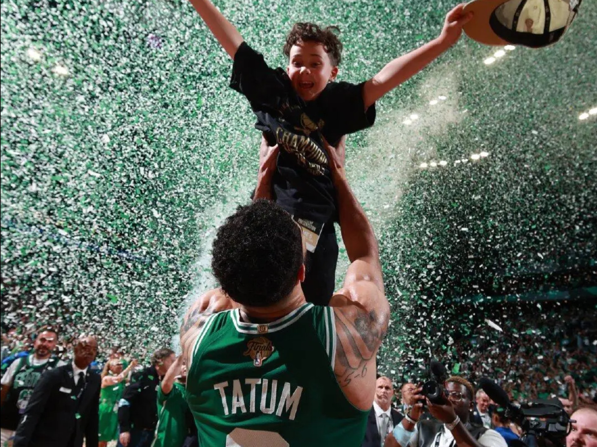 包含快船绝杀掘金，塔图姆完成帽子戏法的词条