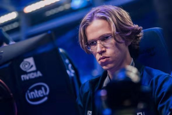 Dota2战术调整奏效，成功扭转局势