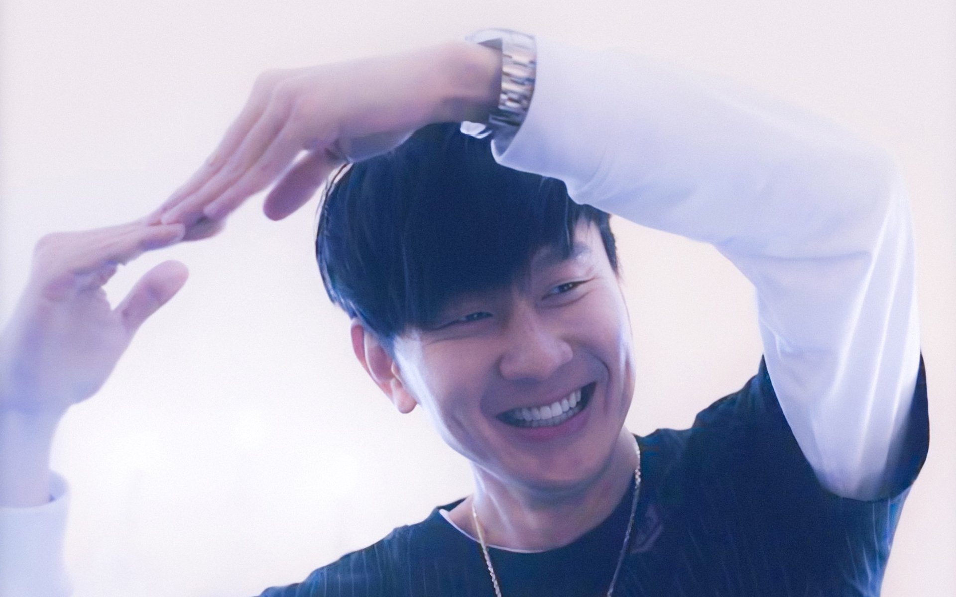 足球平行宇宙,当京多安点亮伯纳乌时,挪威峡湾正回荡着尤文图斯