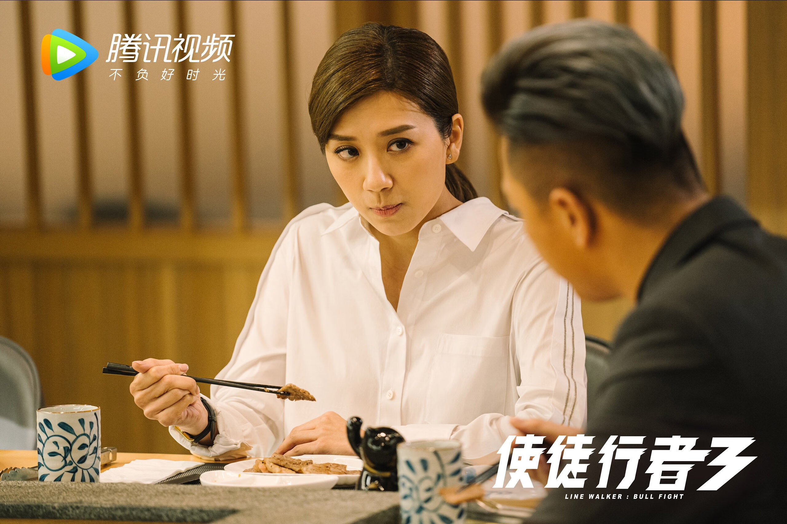 历史首次对决演逆转绝杀，约基奇客串篮网成关键先生