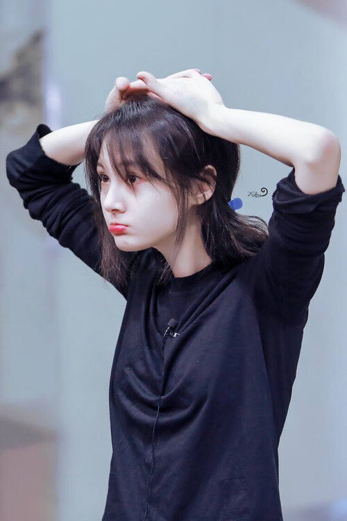 东方奇迹谢幕,泰坦巨人苏醒,2026世界杯F组,莱万剑指破晓,德国钢铁战车碾碎泰国星辰